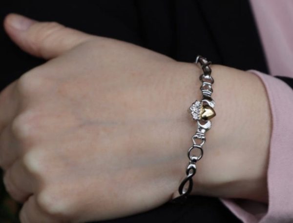 Claddagh Armband Silber 925 mit 10 Karat Gold Jetzt online – Bild 2